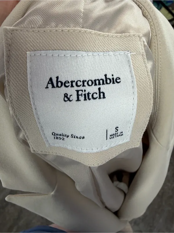 NEW Abercrombie & Fitch 2 Button Tailed Blazer Jacket in Cream Size Small - Image 6