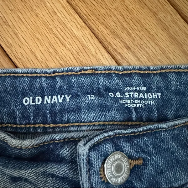 Old Navy High Rise Straight Jean Denim Shorts Womens 12 Distressed - Image 2