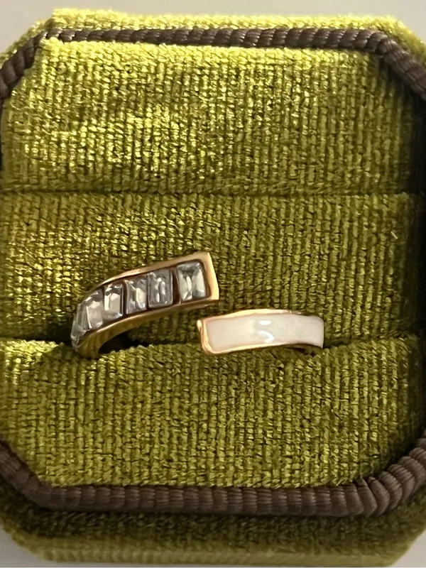 Classic Design Stainless Steel Golden w/ Modern Design Adjustable Ring S 6-9 - Image 2
