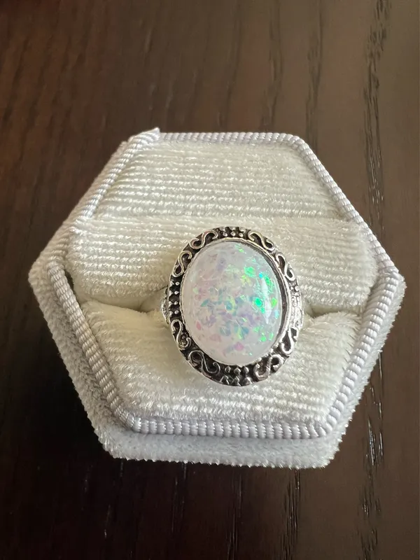 Gorgeous Stainless Steel Silver Band with Iridescent Gemstone Size 8 - Image 2