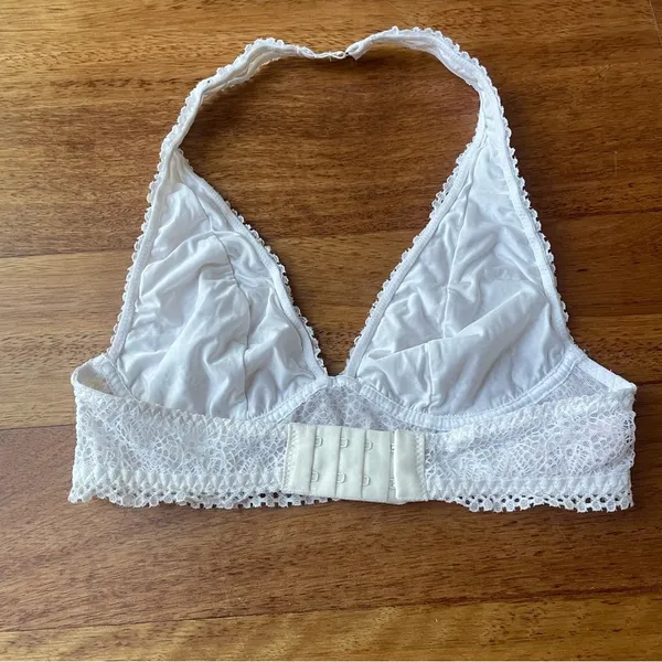 Victoria's Secret Solid White Floral Lace Halter Style Bralette NWOT - Image 2