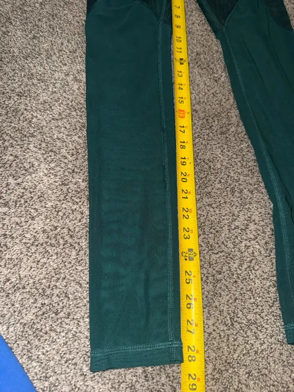 Alo Yoga Women's Green Mesh Leggings Size XS/S 27 inch waist Sheer Legs Stretch Knit Activewear - Image 5