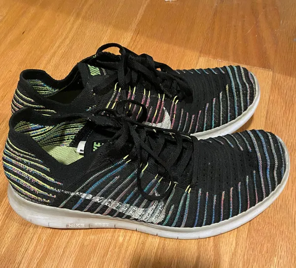 Nike Flyknit Tennis Shoes Black And Rainbow - Image 4