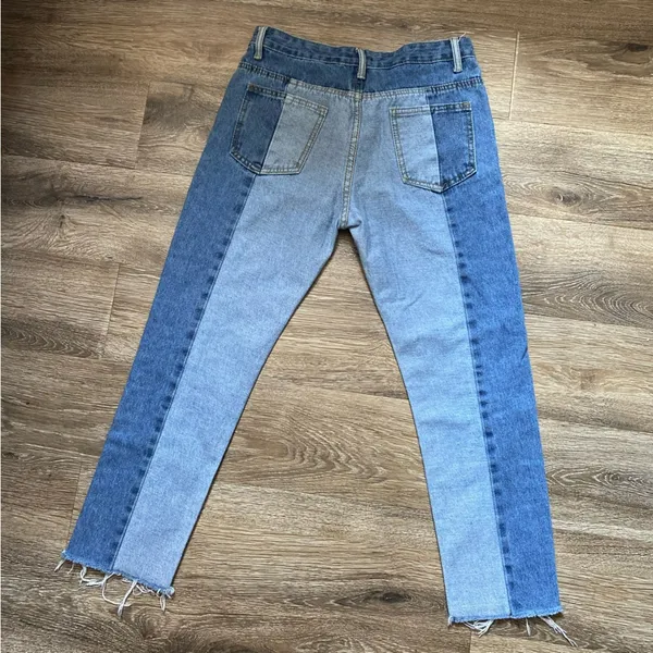 Forever 21 Two Tone Patchwork Raw Hem Jeans Size Medium - Image 3