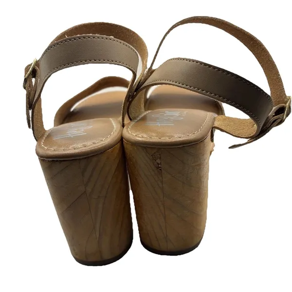 Hey Girl by Corkys Country Club Heels Women’s Tan Sandals Size 9 Platform - Image 3