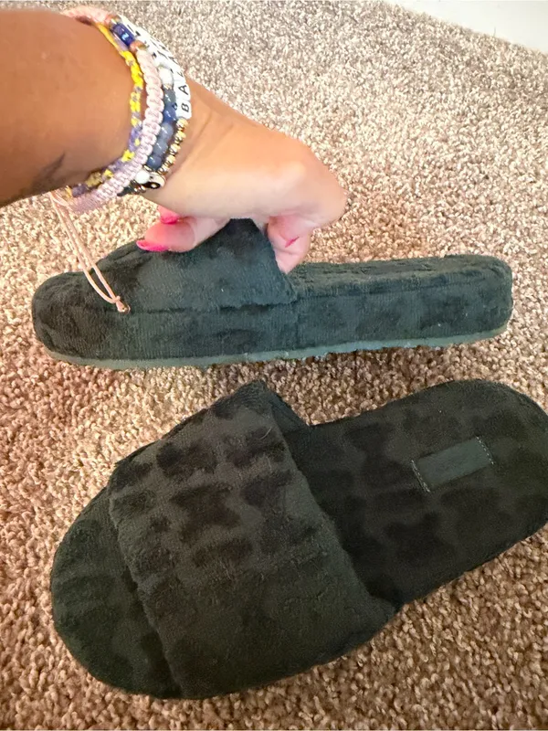 NWOT Skims Spa Terry logo slippers pine size 37 - Image 9