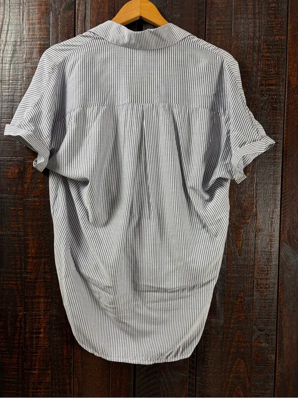 BCBGeneration Pinstripe Twist-Front Hi-Low Buttobg front Shirt NWT XS - Image 9