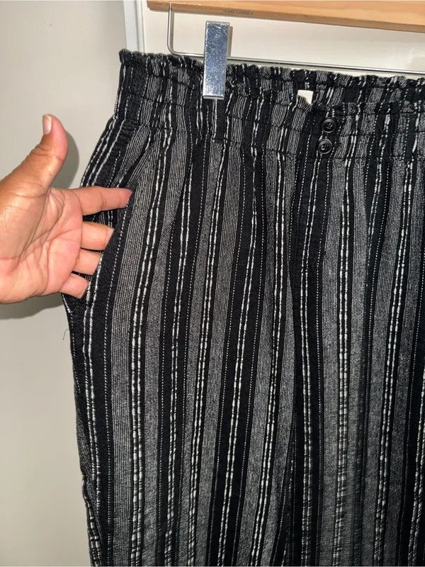 Briggs New York Black and Gray Vertical Stripe Joggers - Image 3