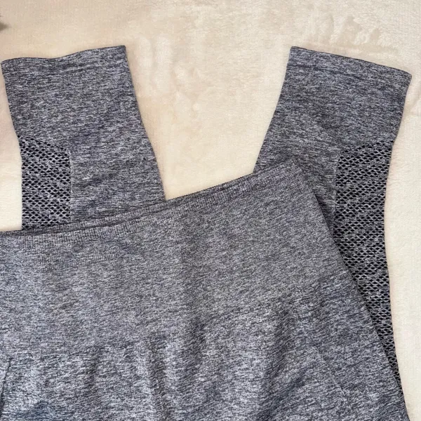 NEW Fabletics Sync Seamless High-Waisted 7/8 Legging - Image 11