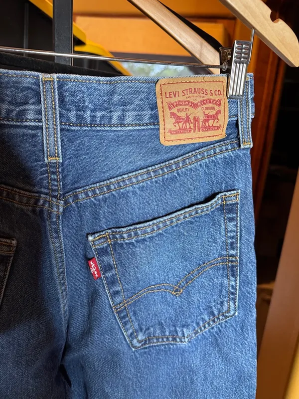 Levi’s 94 Baggy Jeans Women’s 27x31 Medium Wash Straight Leg High Rise Vintage - Image 10