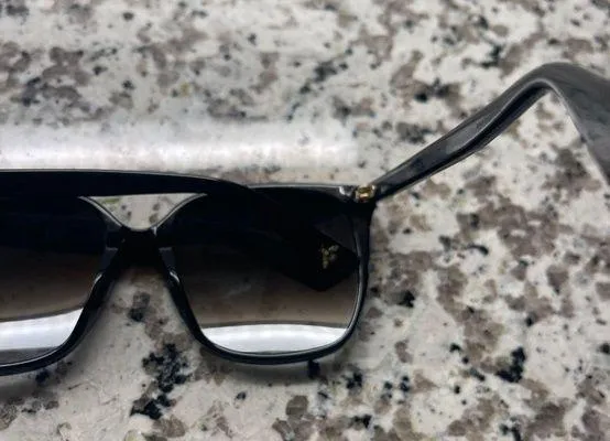Gucci Sunglasses - Image 3