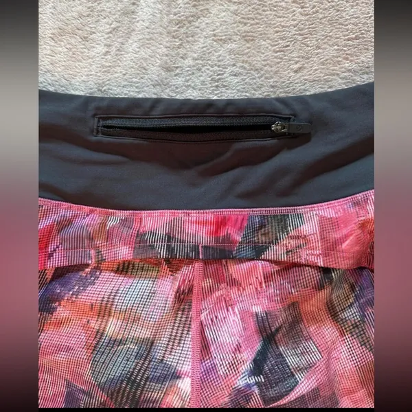 Lululemon Women’s Run Time ‎ Pink purple Floral Size 6 - Image 6