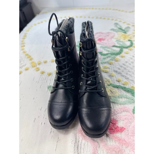 Wild Pair Peeta Black Combat‎ Boots Knit Cuff Gold Zip Cap Toe womens 7 - Image 4