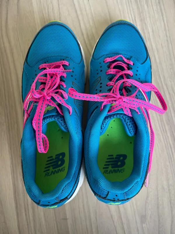 New Balance Teal Blue Sneakers with Hot Pink Accents - Image 3