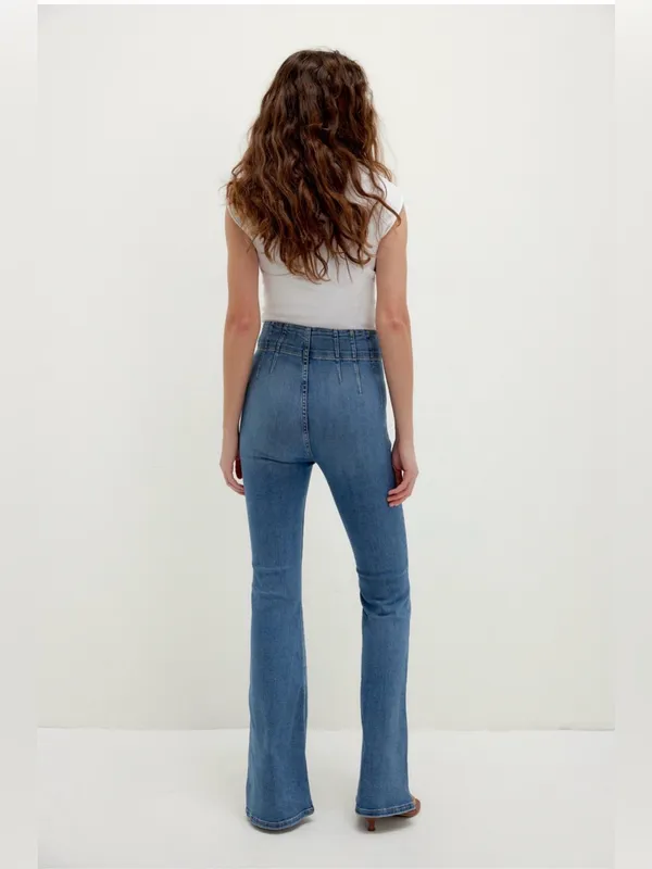 Free‎ People We The Free Jayde Flare Jeans in Sunburst Blue Size 29 - Image 2