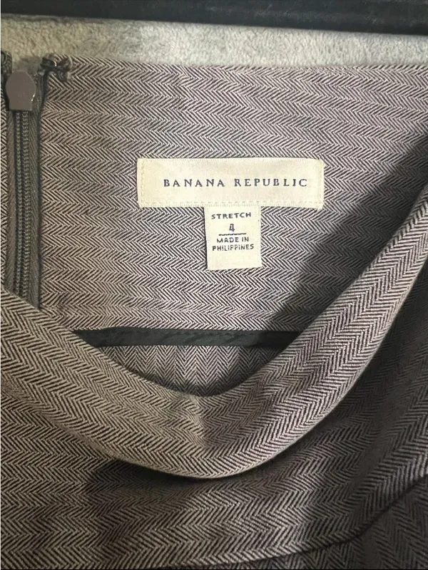 Banana Republic Pencil Skirt with Slit Career Professional size‎ stretch 4 - Image 2
