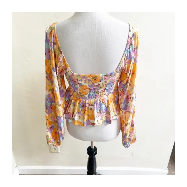 Billabong Blouse Womens Medium Multicolor Floral Smocked Cropped Sweetheart Neck - Image 2