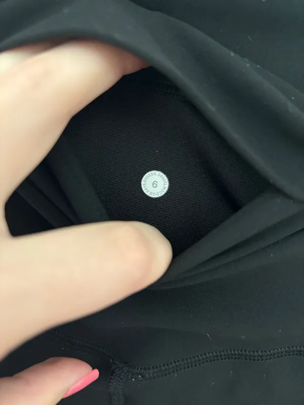 Black Lululemon Leggings 6 - Image 4
