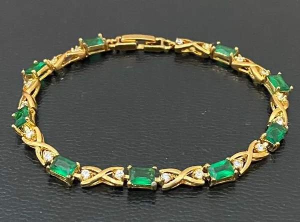Unsigned Gold-tone Emerald Green & Clear CZ Stone 7.5” Tennis Bracelet 8.7g - Image 4