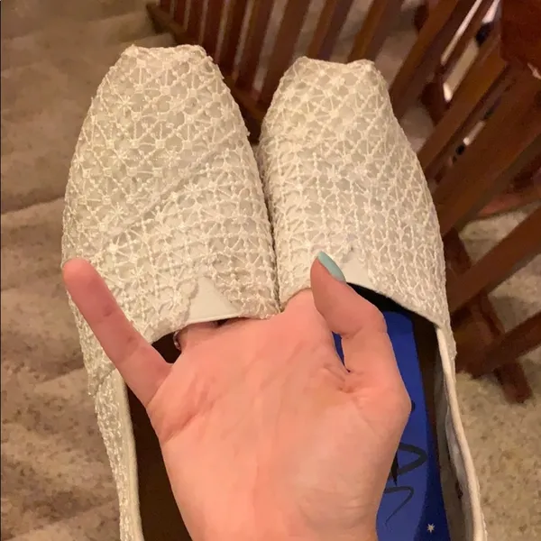 MOVING SALE’ White Lace Toms - Image 6