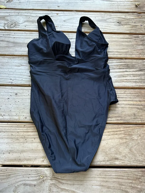 NWT Quince Italian Plunge one piece swimsuit black large - Image 3