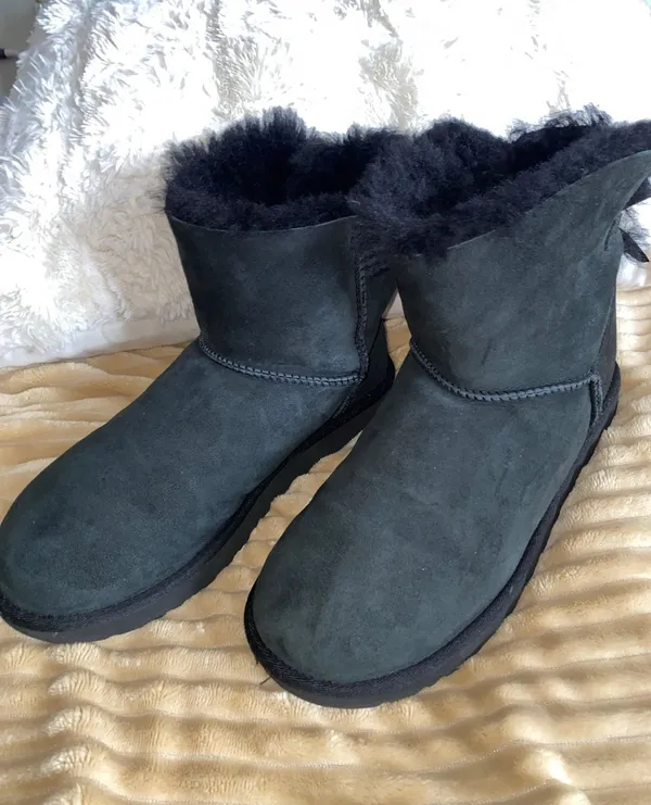 UGG 10 Women's black Suede Winter Boots - Image 5