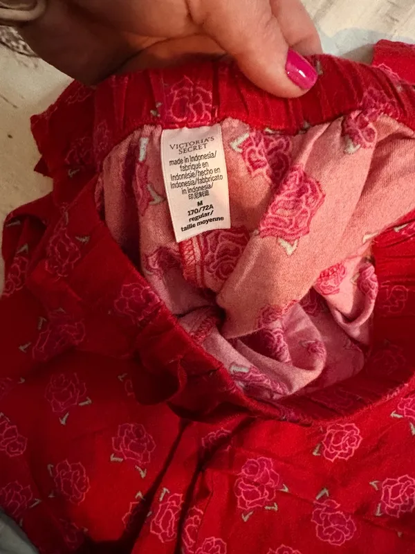 Victoria's Secret Red Floral Button-Front Pajama Set women’s vintage medium - Image 5