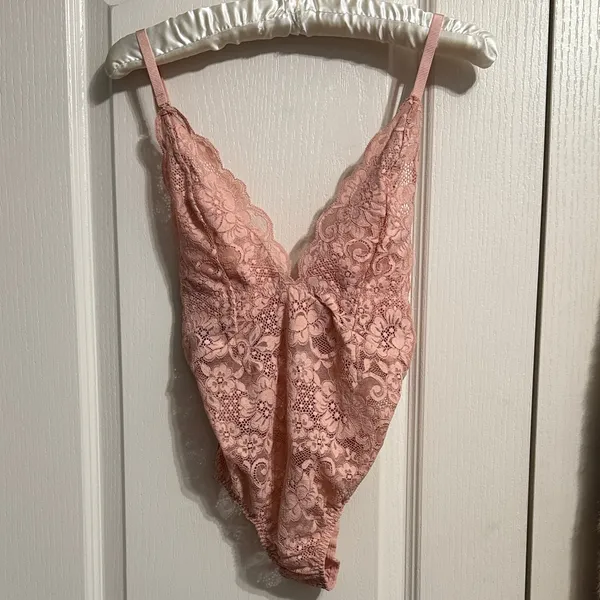 We are HAH Free People Pink Sheer Scalloped Lace Plunge Bodysuit Coquette Ballet - Image 3