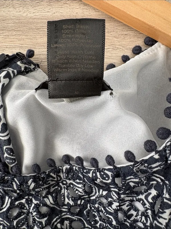 Ann Taylor Sleeveless Peplum Top Women Size 6 Blue White - Image 3