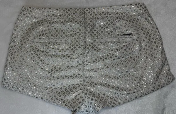 Abercrombie & Fitch Cream Metallic Jaquard Floral Print Trouser Short Size 10 - Image 4