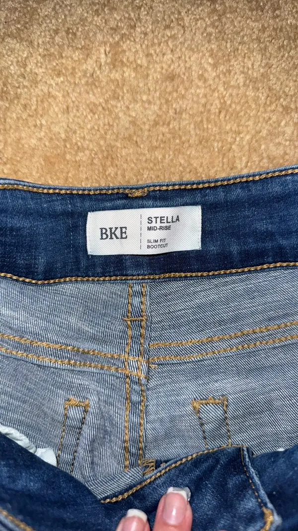 BKE Stella Mid-Rise Jeans Bootcut - Image 4