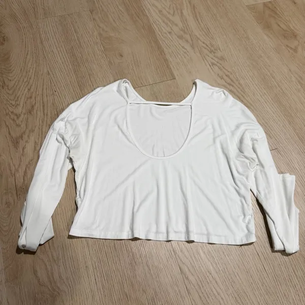 White Athletic Top with Thumb Holes and Cut-out - Image 4