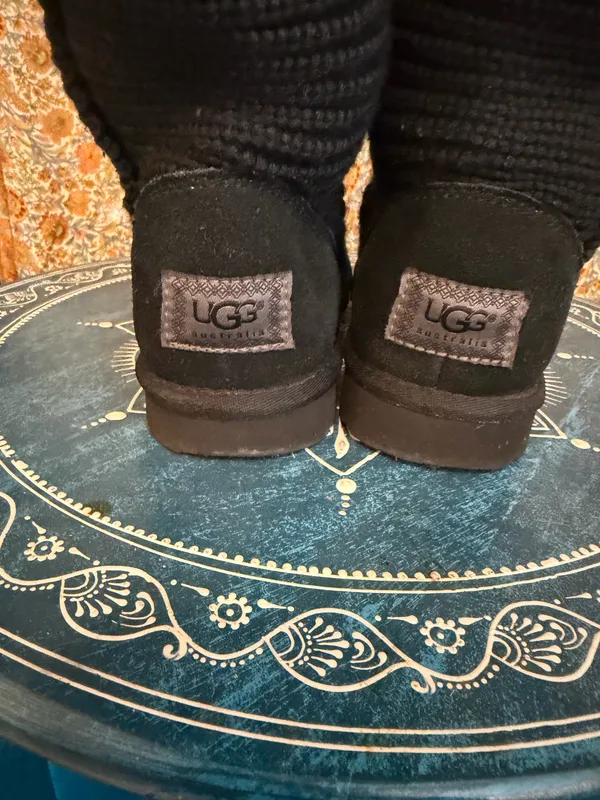 UGG Classic Cardy Knit Boots size 7 - Image 4