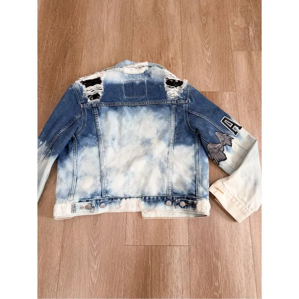 Levi’s Custom Distressed Denim Jacket Rose Patch Bleach Wash Women’s Small - Image 9