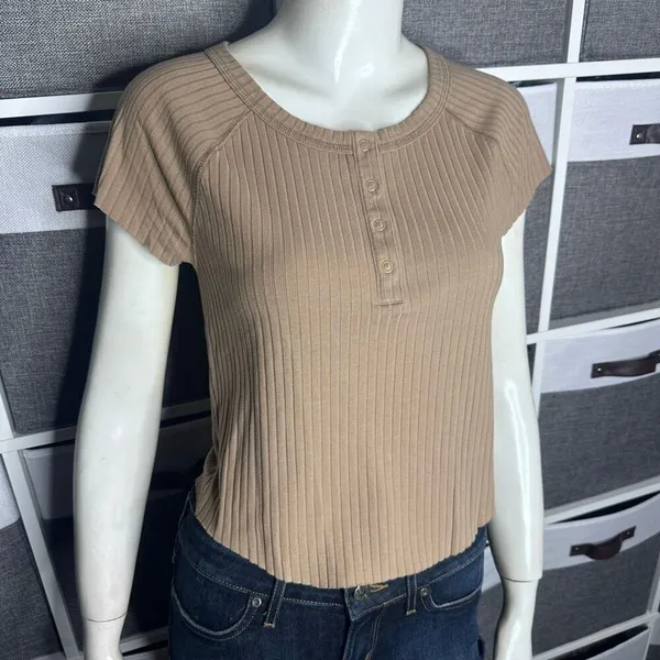 American Eagle Outfitters Ribbed Henley Top Tan Size Medium - Image 12
