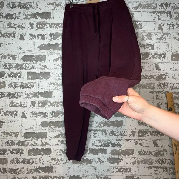 Gymshark | women maroon jogger sweat pants - Image 7