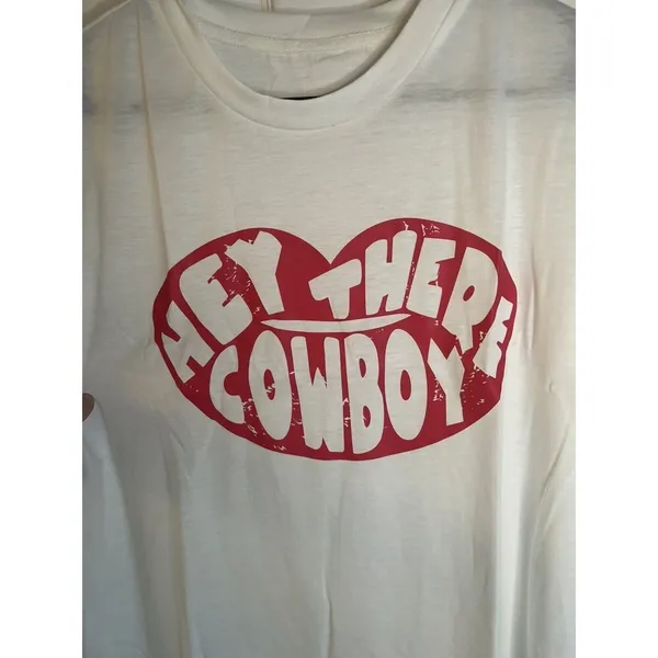 Women’s White Short Sleeve Graphic T-shirt ‘Hey There Cowboy’ Size Medium NWOT - Image 2