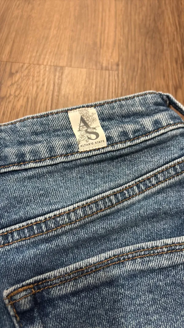 Wide-Leg Jeans - Image 4