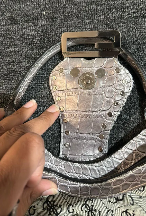 Guess Small Handbag - Image 4
