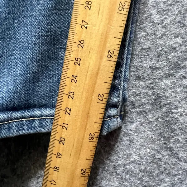 Levi's 721 High Rise Skinny‎ Jeans 32 Distressed Denim Blue Light Wash - Image 3