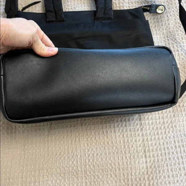 Targus 15" Newport Convertible‎ 2-in-1 Backpack - Image 4