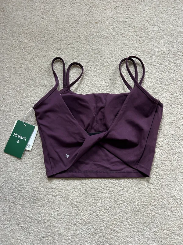 Halara cross back sports bra - Image 2