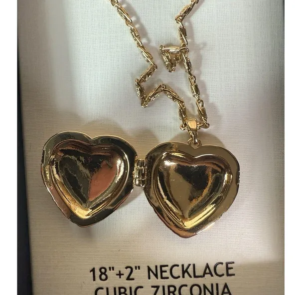 NIB House Of Harlow Cubic Zirconia Heart Locket "C" Initial Pendant Necklace - Image 6