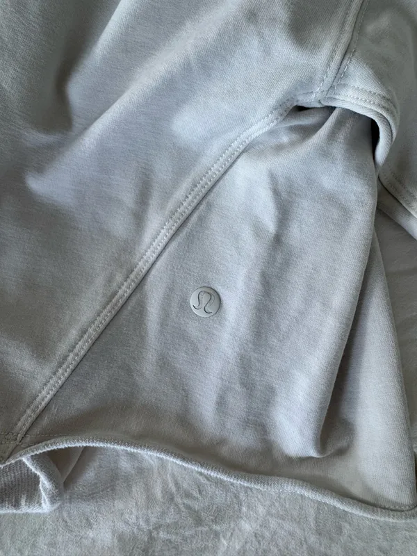 Lulu Crew Neck White Size 4 - Image 3