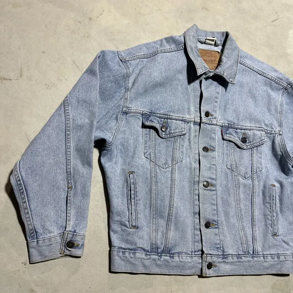 Levis 70507-4834 Denim Trucker Jacket Men's SZ M Light Wash 1992 Harley Patch - Image 9
