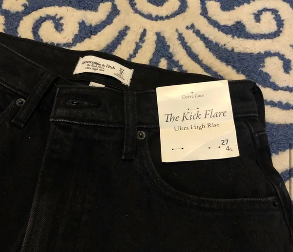 Abercrombie Curve Love High Rise Kick Flare Jeans - Image 5