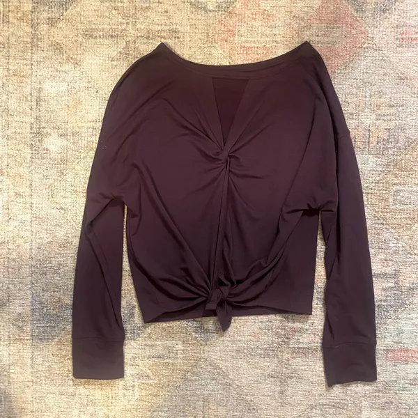 Old Navy Activewear Twist/Tie Back Long Sleeve Top - Image 5