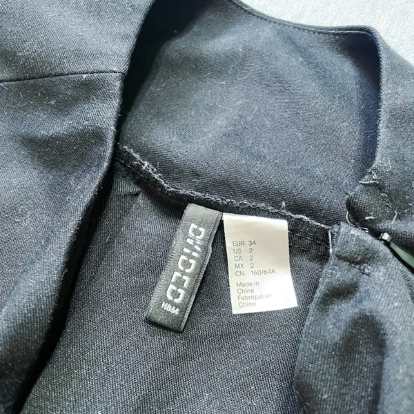 H&M Divided Pleated Mini Skirt Size 2 in Black - Image 3