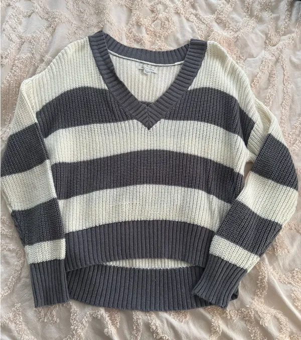 American Eagle Oversized sweater - Image 2
