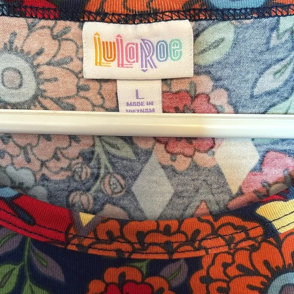 LuLaRoe multicolored flowered top size L - Image 3